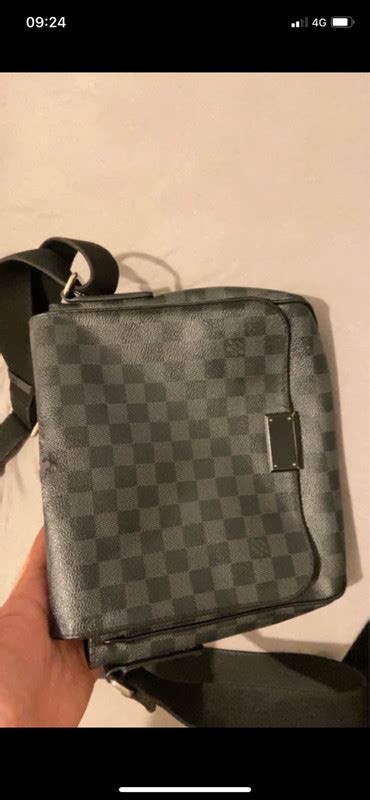 sacoche louis vuitton falsa vinted|louis vuitton counterfeit.